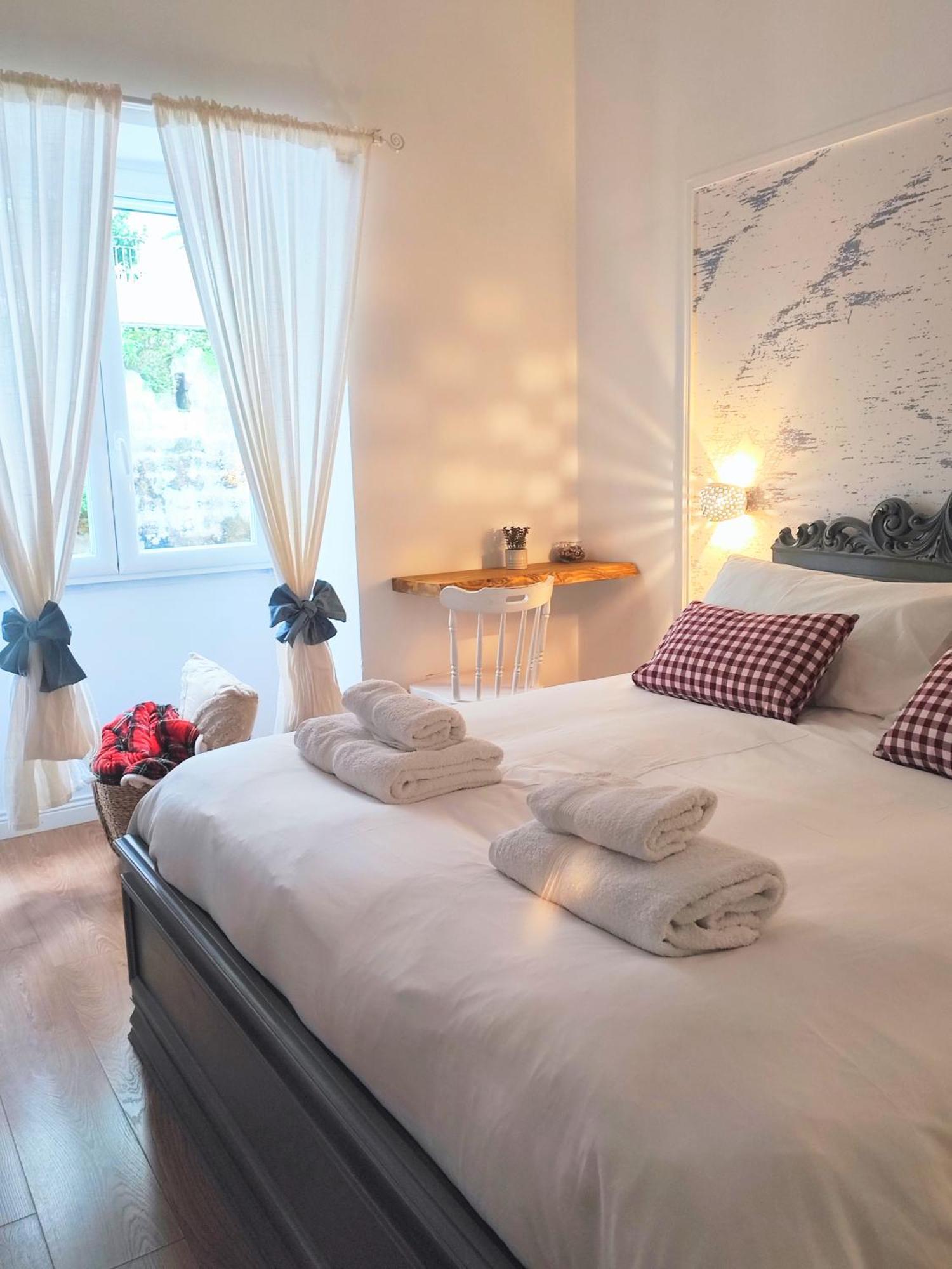 Annamaria Rooms เนเปิลส์ ห้อง รูปภาพ